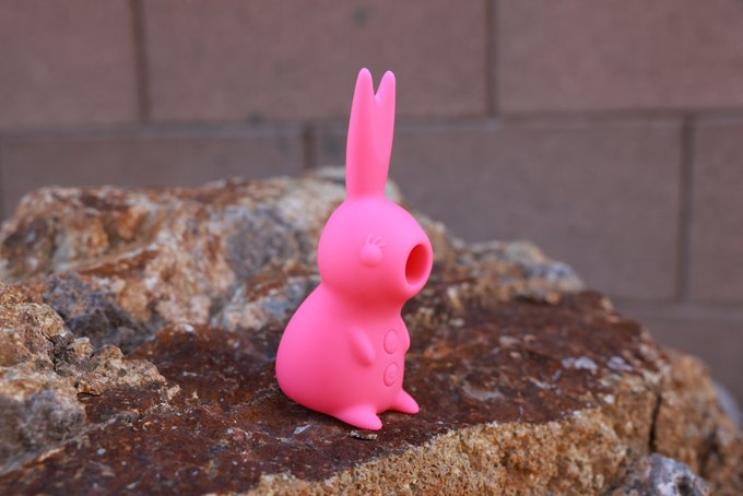 Love reading my toy reviews? Check out my latest, featuring Maia Toys "Hunni" 3-in-1 vibrator, clit sucker<a href="/tag/apclips"class="tags"><span>#apclips</span></a>