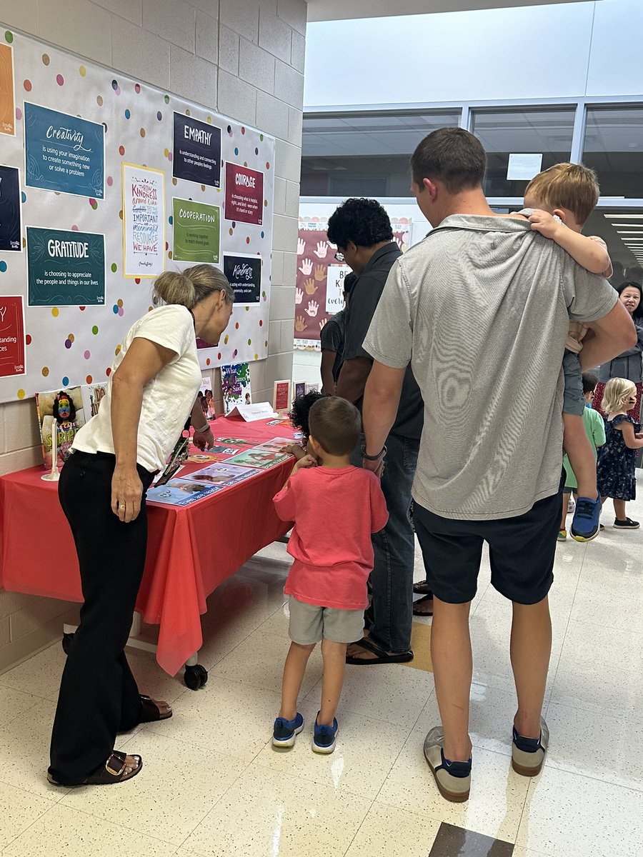 MsAcosta220's tweet image. Our back to school night was a great success full of families, curriculum, and relationships!! @CharacterStrong @TeachStrategies #ZebraBash 🦓🦓❤️