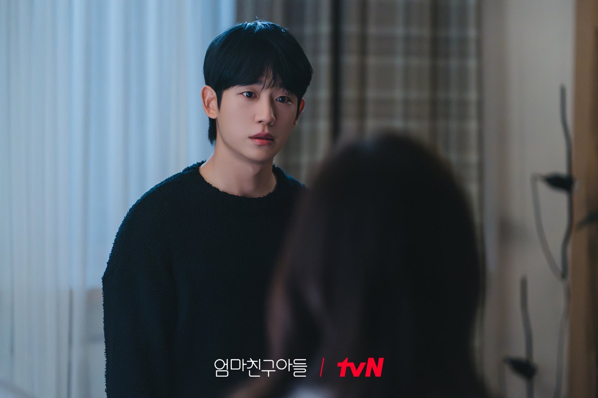 CJnDrama's tweet photo. 승류 울지 마 아니 울어 
아니 울지 마😭 
석류의 비밀에 눈물 그렁그렁 토끼들ㅠㅠ🐰  

[토일] 밤 9:20 | tvN 
#엄마친구아들 #LoveNextDoor https://t.co/m5cohLvW00