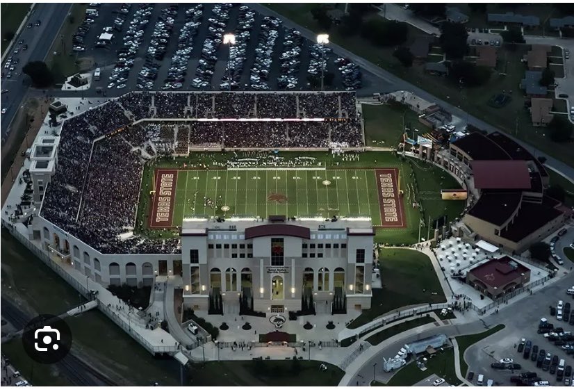 Blessed to receive an offer from Texas State 🖤🖤<a href="/TDGrays/">Coach T.D. Grays</a> <a href="/Coach_OC14/">Omarr Conner</a> <a href="/HindsCC_FB/">Hinds CC Football</a> <a href="/LDKep/">Landon Keopple</a>