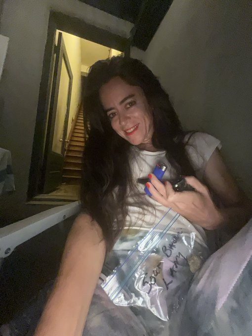 Just like man problems #SmokeWithMe @larryellison https://t.co/Yx7R7ESZy9<a href="/tag/smokewithme"class="tags">#SmokeWithMe</a><a class="tags" target="_blank" title="On Twitter" href="/?out=eyJ0eXAiOiJKV1QiLCJhbGciOiJIUzUxMiJ9.eyJpYXQiOjE3MjcyMzE1MDMsImlzcyI6InR3cG9ybnN0YXJzLmNvbSIsIm5iZiI6MTcyNzIzMTUwMywiZXhwIjoxNzU4NzY3NTAzLCJyZWRpcmVjdF91cmwiOiJodHRwczovL3R3aXR0ZXIuY29tL2xhcnJ5ZWxsaXNvbiJ9.KQV5d2j28iYuCkZdHx_6quI9QMfJAzUwqh5z0EOdbfvQH7b5oii5ReNnWM3AFwap01oTsWSNLWuafj-ft6Jxgg">@larryellison</a>