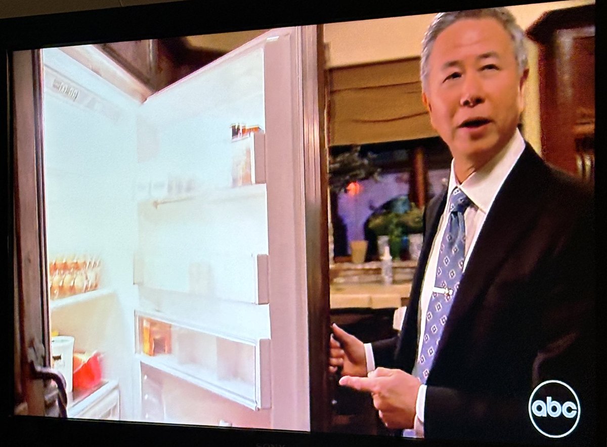 Yes, Charles! Check out the kitchen of the house that you are going to be STAYING!! (Plz Joan pick him) #TheGoldenBachelorette