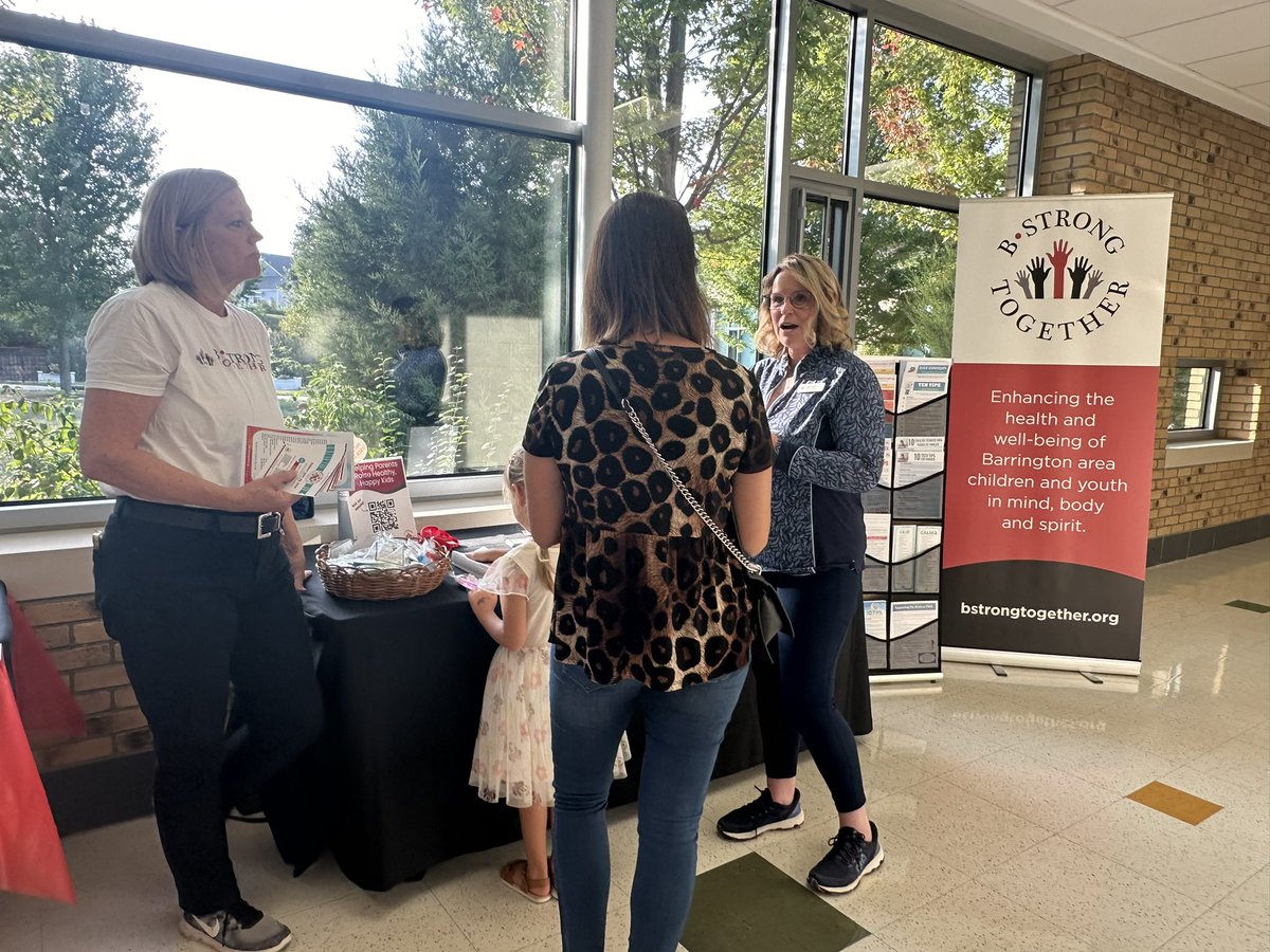 MsAcosta220's tweet image. Back to school night! #ZebraBash @BarringtonELC #ThePlacetoB #IdentityMap @TogetherBstrong @B220ELC_PTO 🦓❤️