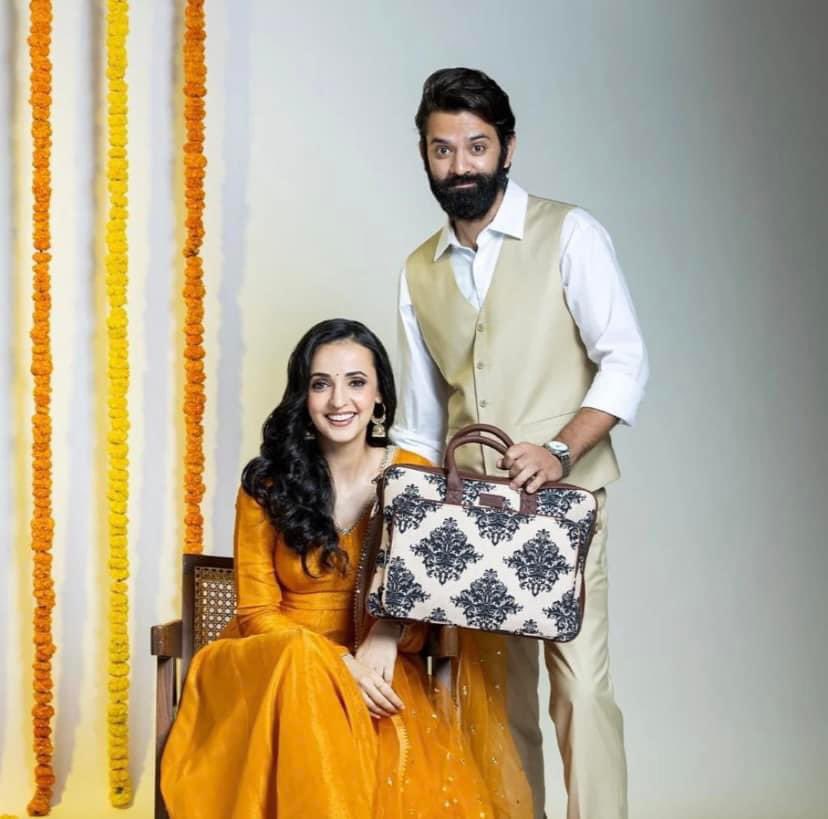 SheroSobti's tweet photo. Oh my 💕💕💕💕💕
Newwwww Arshi 😊🫶
@BarunSobtiSays #SanayaIrani #BarunSobti 
Amazing 🤩🫶🫶🫶 https://t.co/vM4AIuKbIQ