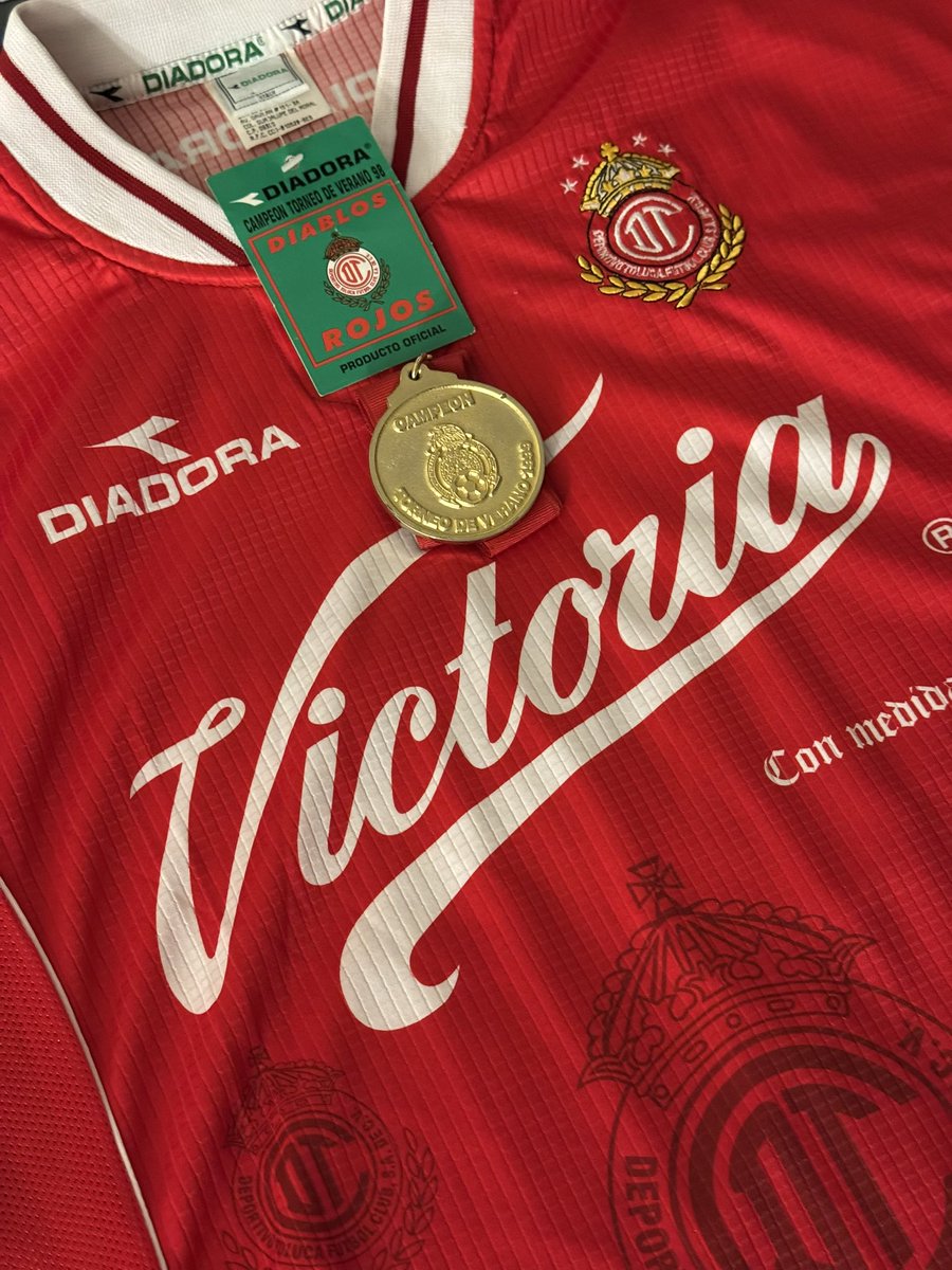 𝙑𝙚𝙧𝙢𝙚𝙡𝙝𝙤 𝙀𝙨𝙘𝙖𝙧𝙡𝙖𝙩𝙚🇵🇹 tweet media