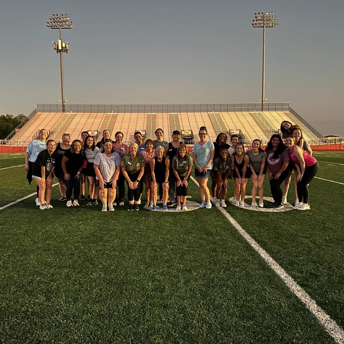 BHSElkStrutters's tweet image. Had so much fun getting ready for our 45th anniversary celebration with all of our alumni! Counting down the days till performance day! #45strong #OFIF