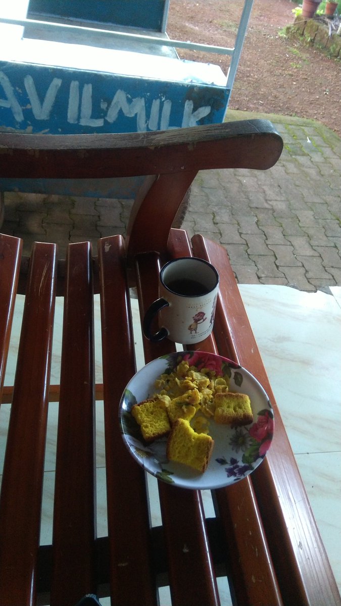 കടുപ്പമുള്ള കട്ടൻ ചായ
