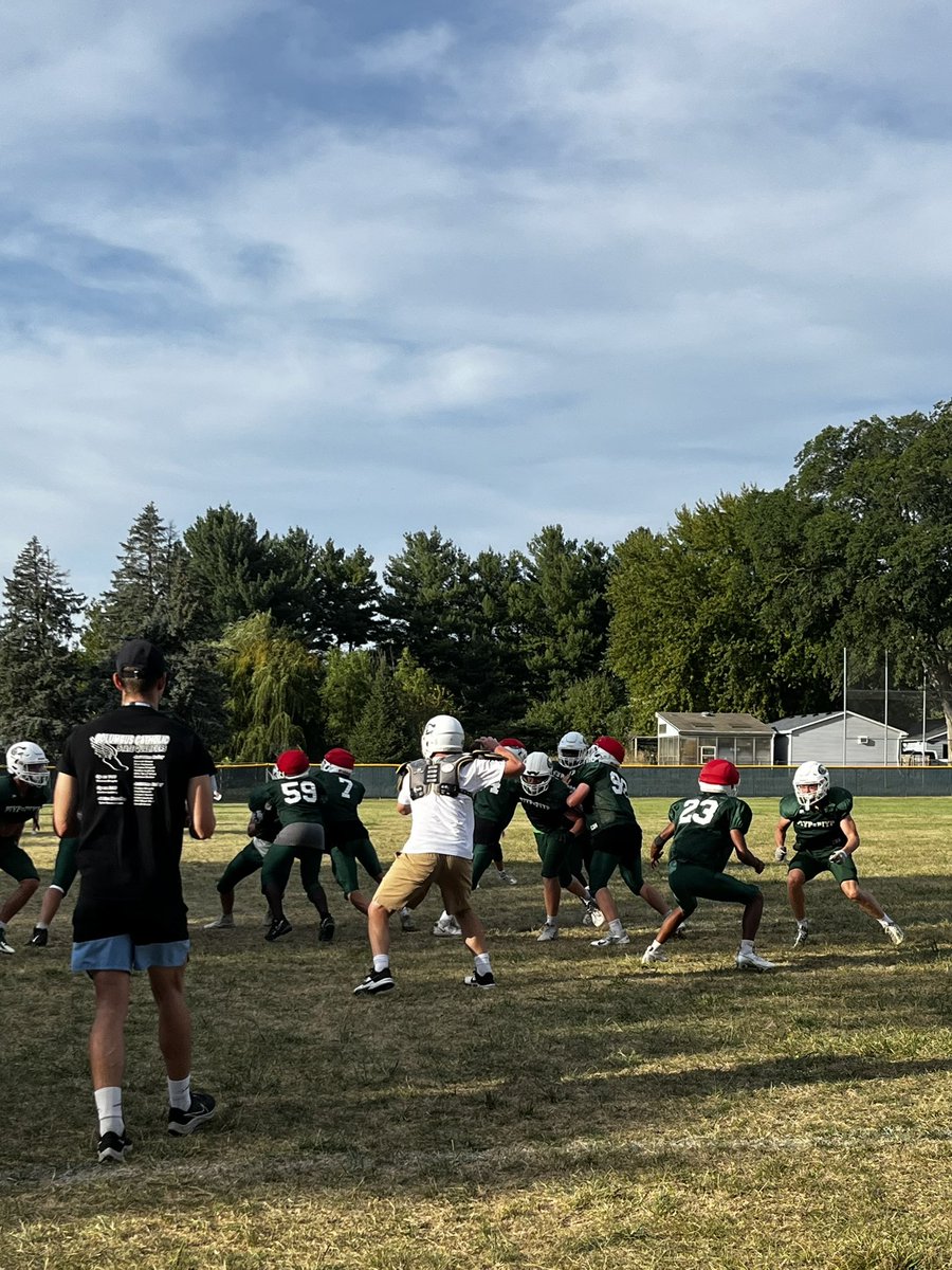 Spotted a new kid at practice today… oh wait, that’s just Coach! <a href="/WCHS_FB/">SAILOR FOOTBALL</a> getting after it 💪🏼