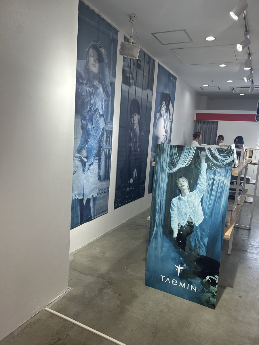 littleymm's tweet photo. アルバム2形態だけ売ってるだけだったwwww https://t.co/wJ48gy29yx