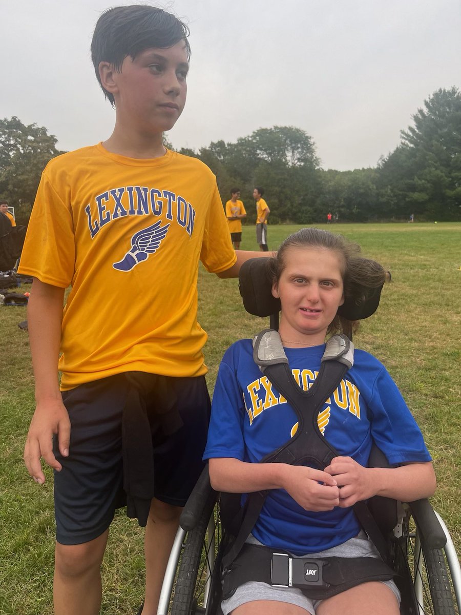 cbb57040015's tweet image. Such a special moment today to have our kids at a school event together for the first time. They both did great and Ryan was a superstar! @lexingtonsuper @ClarkePrincipal @LHSPEStaff @DiamondPEstaff