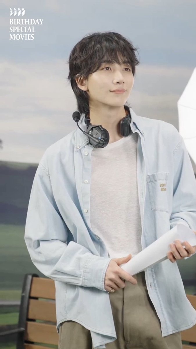 쿱스는 영화 속 주인공이 된다면? 이라는 질문을 받았댔잖아 정한이도 같은 질문을 받은 거라면...... 본인 캐해가 배우 역할이 아니라 스탭 역할인...