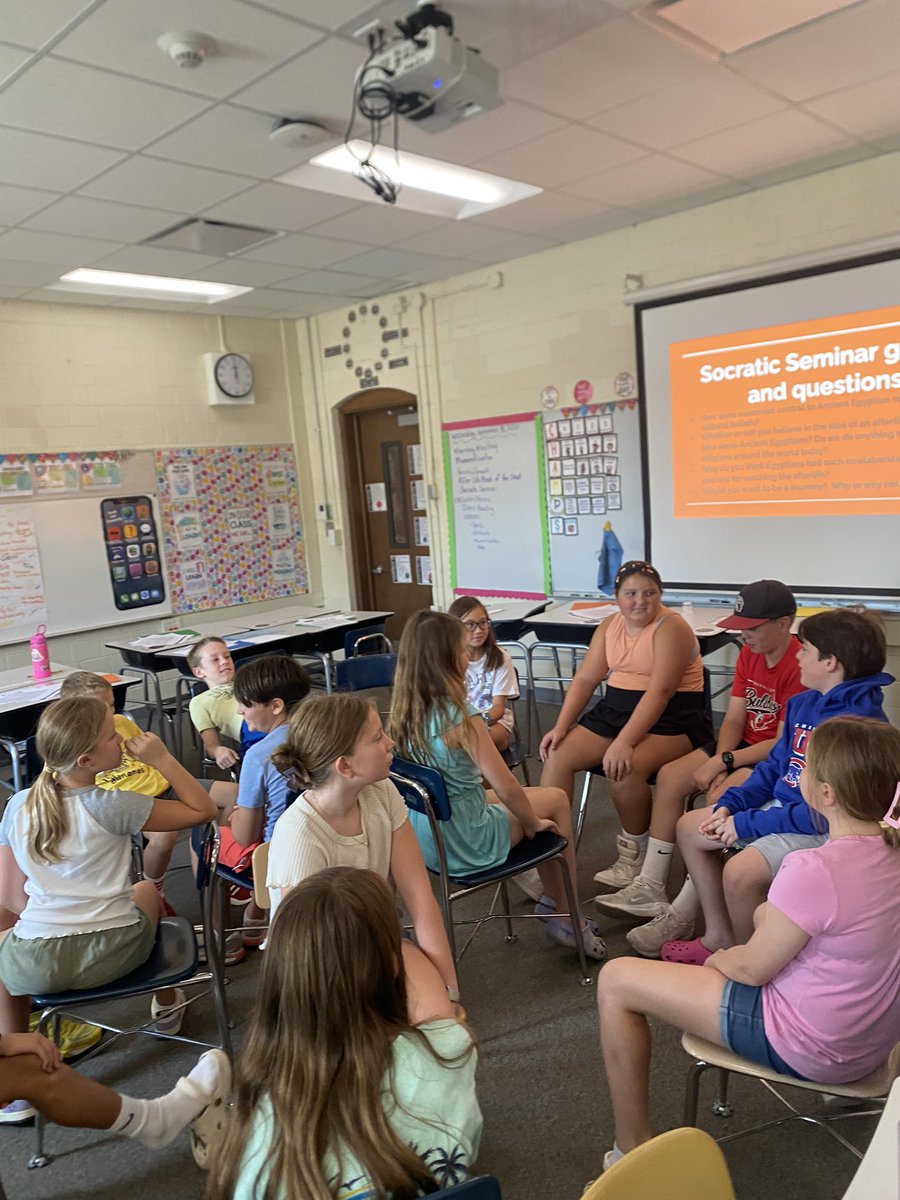 sstickley13's tweet photo. 5th grade gifted students practiced the socratic seminar strategy to discuss different aspects of mummification #DG58pride https://t.co/ViooptJmz8