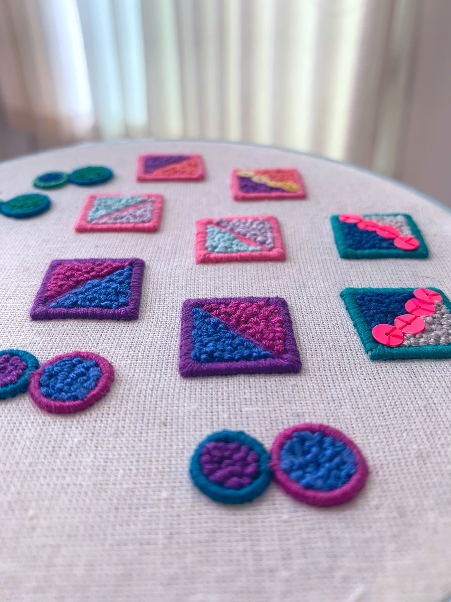 litbylitby's tweet photo. 久しぶりのポスト。イベント出店に向けて刺繍。刺繍って…時間かかる… #刺繍　#刺繍アクセサリー　#刺繍ピアス　#刺繍イヤリング　#ハンドメイド https://t.co/ly0ocw0C8H