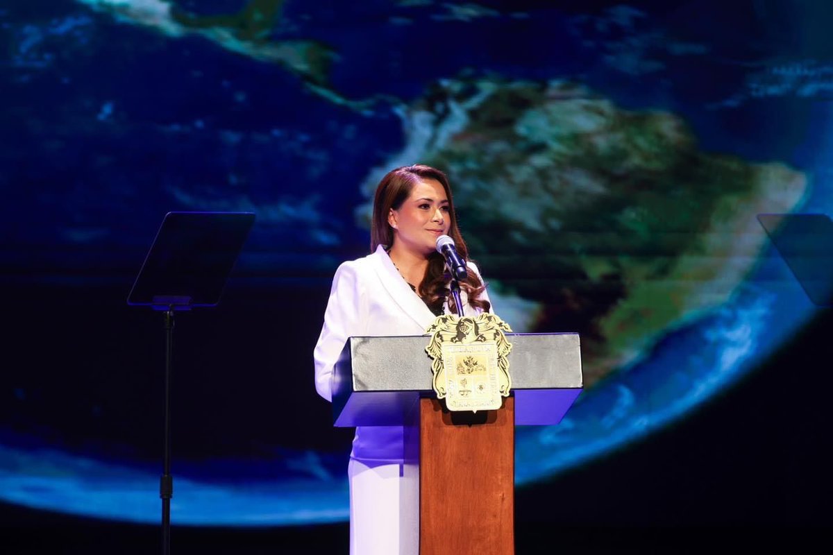 quikedelatorre's tweet photo. La gobernadora @TereJimenezE presentó Aguascalientes para el Mundo. Los proyectos que hoy se presentan son acciones que se concretarán en el mediano y largo plazo para que nuestro estado siga siendo un polo de desarrollo económico, cultural y social. 

Somos #ElGiganteDeMéxico https://t.co/v36t8hSVM9