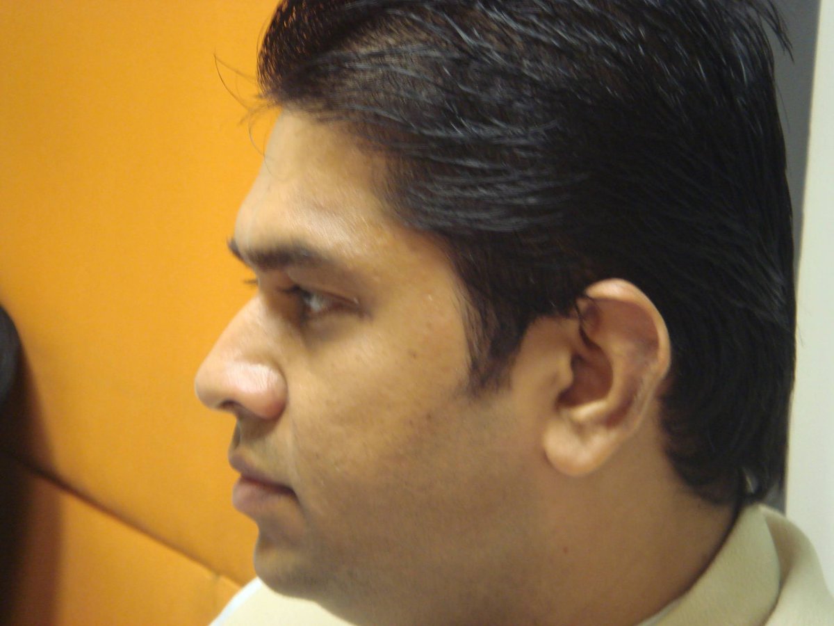 RajyogiNikunj's tweet image. Focus On Your Goals, But Never Lose Sight Of The Bigger Picture. It&apos;s The Little Moments That Shape Our Path. #FocusedMind #InnerReflection #InTheMoment #ThoughtfulJourney #VisionAndPurpose #LifeInFocus #MindsetMatters #ChaseYourDreams #EyesOnTheGoal #Brahmakumaris