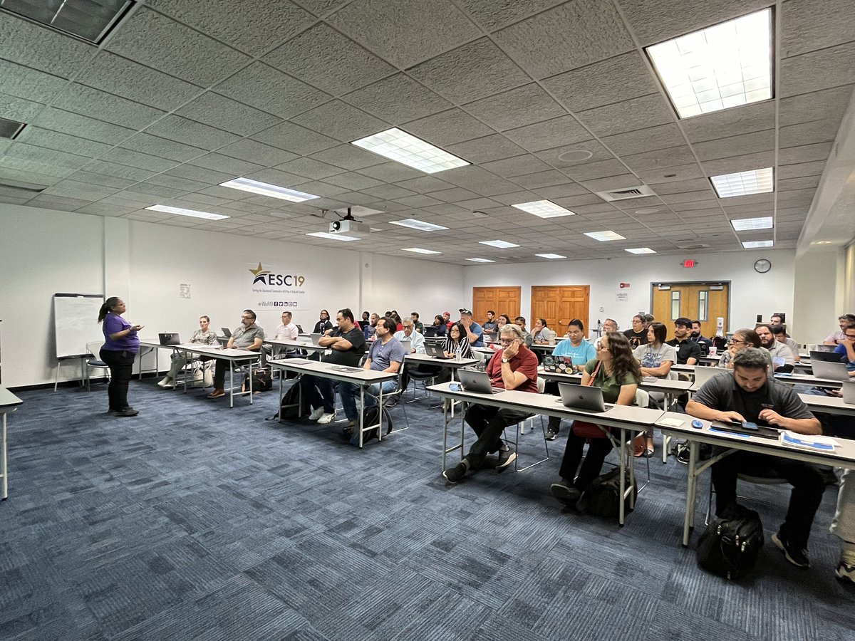 fanchen2007's tweet image. Today, our @EPCCmath faculty @IvettteC, Sandra, Edith, and I provided HB 5 training to our local high school math teachers at Region 19. I was having a lot of fun showing them #explodingdots &amp;amp;how to help students making connections between prior knowledge and new concepts.