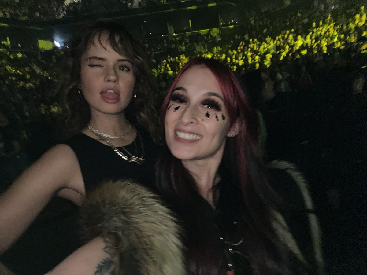Icy tour vs clancy ♥️🖤
So good to see you Debby🥰