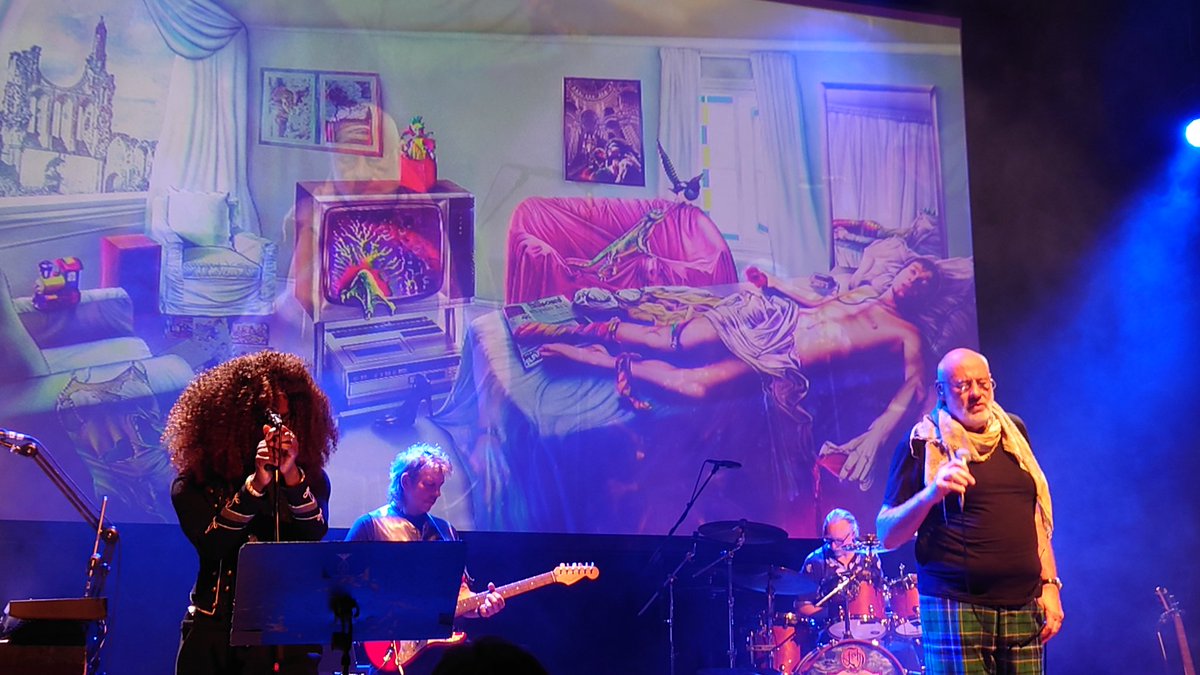 amelsvoort_theo's tweet image. Had an amazing night yesterday in Dudelange in Luxemburg.
Saw @FishDerekDick do the 1st gig of his farewell tour, which was a great one!
His voice was great & strong and the band was on fire!!
Loved the setlist, some really nice surprises on there.
Also went walking in Luxemburg