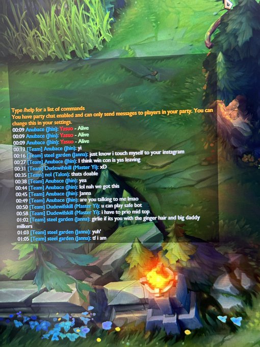 Lmao I love league of legends https://t.co/9ngc9PVN45