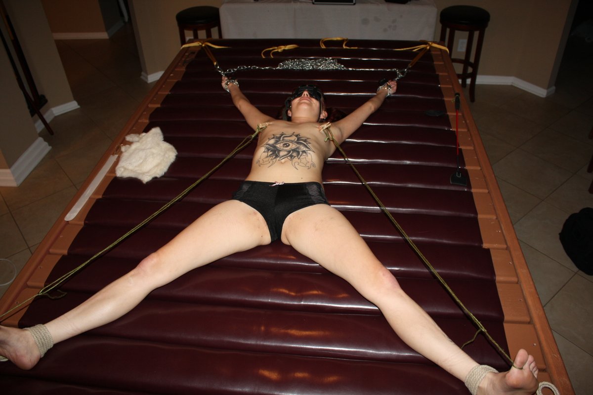 The_Rusty_Wheel's tweet photo. @AliceOnCam Can I help you stretch like this? (Muahaha) https://t.co/Dt7s2UVHK1