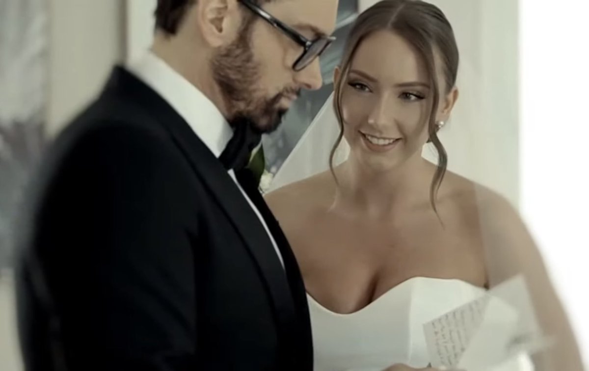 SyrianAlmond's tweet image. Eminem was close to death, dirt poor, nowhere to sleep or provide for his daughter, to now being not only the most successful rapper of all time, but overcoming his drug addiction & struggles with fame & witnessing his daughter’s wedding & birth of her 1st child. Legendary stuff.