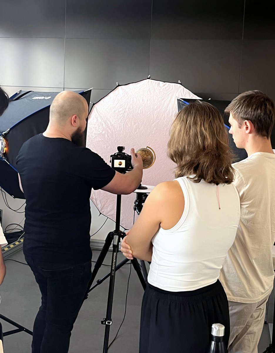 FIT_CTU's tweet image. Jak dopadl #DesignSprint pro #HouseofLobkowicz? Studenti FIT v rámci 5denního kurzu řešili, jak inovovat a celosvětově zpřístupnit vzdělávací program Mladý kurátor @HOLobkowicz. 💡 Navrhli výukovou aplikaci využívající nejmodernější technologie. 👏

Více 👉fit.cvut.cz/cs/zivot-na-fi…
