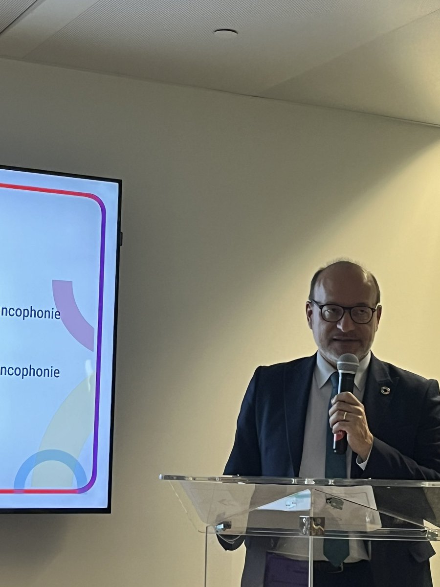 Au salon #francotech, veille du #Sommet de la francophone, signature de la convention  entre <a href="/auf_org/">AUF</a> et <a href="/AFD_France/">Agence Française de #Développement (AFD) 🇫🇷 🇪🇺</a> du programme #Apprendre sur la formation des enseignants pour 7M€, dans 24 pays d’Afrique francophone. <a href="/Rohen_dAigle/">Rohen d'Aiglepierre</a> <a href="/VLJMLeroy/">Virginie Leroy</a> <a href="/Biddiscombe_L/">Laurent Biddiscombe</a>