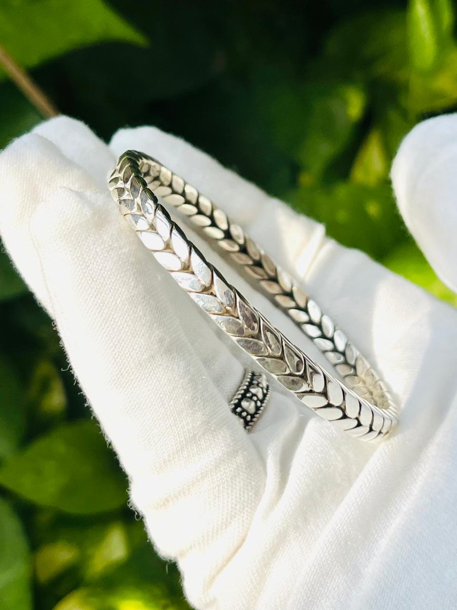 cubanbracelets's tweet image. cubanbracelets- Real handmade $118 usd/ 2/6 size925 solid 925 sterling silver bangle /cuff - contact through website : cubanbracelets.comCuban handmade ♻️  : cubanbracelets.com
#braceletstacks #bohobracelets #jewelleryinspiration #beadedbracelets

cubanbracelets.com/products/sterl…