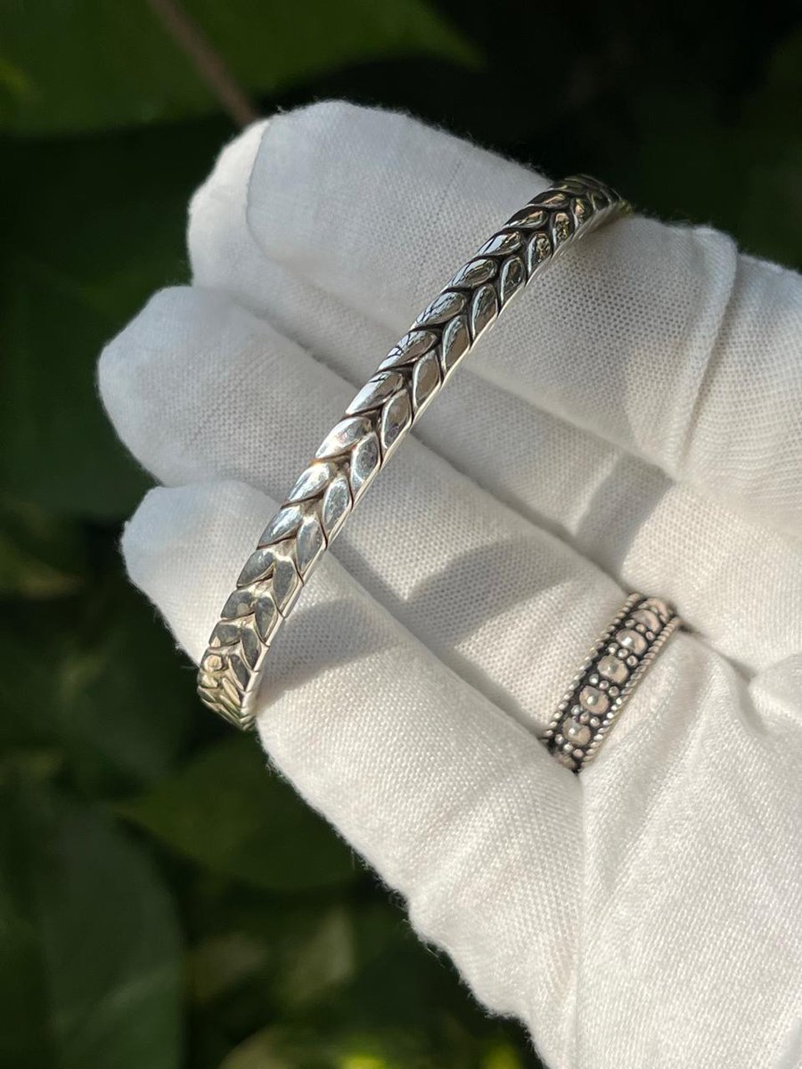 cubanbracelets's tweet image. cubanbracelets- Real handmade $118 usd/ 2/6 size925 solid 925 sterling silver bangle /cuff - contact through website : cubanbracelets.comCuban handmade ♻️  : cubanbracelets.com
#braceletstacks #bohobracelets #jewelleryinspiration #beadedbracelets

cubanbracelets.com/products/sterl…