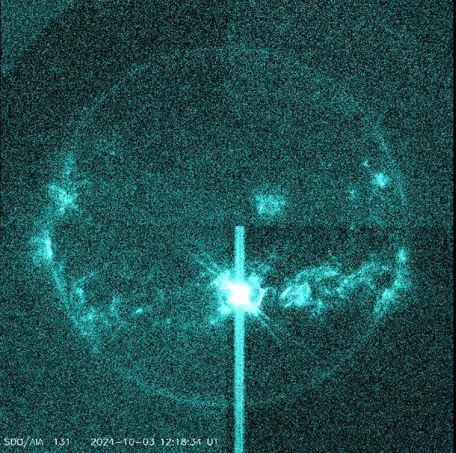 Vincent_Ledvina's tweet photo. Here's a summary of recent events and how to catch (potential) auroras from these latest CMEs.

What happened?
We had a couple strong solar flares on the Sun (X7.1 and X9). Along with the flares, the Sun sneezed out a bunch of charged particles, and they're headed our way. It's easy to say "Earth-directed" when the flare is pointed right at us, but with sophisticated models, the situation becomes more complex. For example, even though the X7.1 flare was strong, the CME was pretty slow-moving... still forecasted to give a glancing blow to Earth, though! There are space weather forecasting offices that take in all the data we have and make predictions about what will happen. The official forecasting office in the United States is @NWSSWPC. They will take in the CME models and all the data and give an impact time and estimated geomagnetic storm intensity measured on the G-scale. The G-scale translates to Kp values (i.e., G1=Kp 5 and G5=Kp 9). These storm forecasts are more for their customers (e.g., power grids, telecomms, satellite ops) and not for aurora chasers, but obviously it's more exciting to see a G3 prediction than a G1 or no storm forecasted at all. Take these forecasts with a grain of salt when it comes to predicting the aurora. Kp and auroral strength are not correlated well, so the view line maps you see won't be accurate. It's not like a total solar eclipse totality path, don't worry if you're not in the shaded area, you likely still have a chance of seeing something this weekend.

What now?
Well, we have these massive clouds of charged particles traveling through space many times faster than a speeding bullet, but we can only guess about where they will go and how fast and strong their magnetic fields are. We won't know for sure what kind of aurora we may expect from these eruptions until the clouds actually hit satellites that are located near Earth. We have a couple CMEs expected to hit now, so keep your eyes on solar wind data. If you don't know how to look for CME impacts, there are a couple things you can do.
1. Read my free e-book (https://t.co/5WZqpPjDcD) and blog articles (https://t.co/oqhs9Mw45R) that will lend some insights into how to look at solar wind and analyze the data for yourself.
2. Subscribe to SMS alerts from Space Weather Live and NOAA SWPC that will tell you when CME impacts have been detected.
3. Follow the right people on social media who know what they're talking about, preferrably those who are in operations or have degrees in space physics.

When the CME hits?
When the CME hits, check aurora webcams, social media, and Aurorasaurus.
Aurora webcams: https://t.co/6p6lf2217i
Aurorasaurus: https://t.co/QxEz9WcDug

Real-time auroral visibility will not abide by the Kp. The aurora fluctuates on timescales on the order of minutes. You may be able to see the aurora suddenly from low latitudes then nothing thirty minutes later, these are typically from auroral substorms. Auroral substorms are not detected by Kp or the OVATION model, meaning your app will not tell you when they happen (unless you are using an app that is magnetometer-based like Glendale).

You can also monitor auroral substorms using the GOES magnetometer (most useful for North American chasers; https://t.co/iUmaFk7PN8).

You want to watch out for auroral substorms when the CME hits. These substorms create the most fantastic displays of aurora you will ever see and can push visibility to low latitudes as the tops of the aurora become illuminated with reds which are visible over the curvature of the Earth from long distances.

For more information on aurora chasing, check out my FREE e-book (available with this link: https://t.co/5WZqpPjDcD)

I will add more to this post--just jumping into the Zoom room for my Space Physics class now, but I want to get this out early.