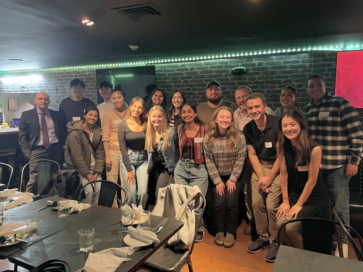 MdChaar's tweet image. Fun times with Yale VESIG. Nothing like a good jeopardy game for first year medical students! Excellent organization by Judy Li and Andrew Schwartz. @YaleVascular @YaleSurgery @YaleMed @YaleMedicine @VascularSVS @FutureVascSurgn