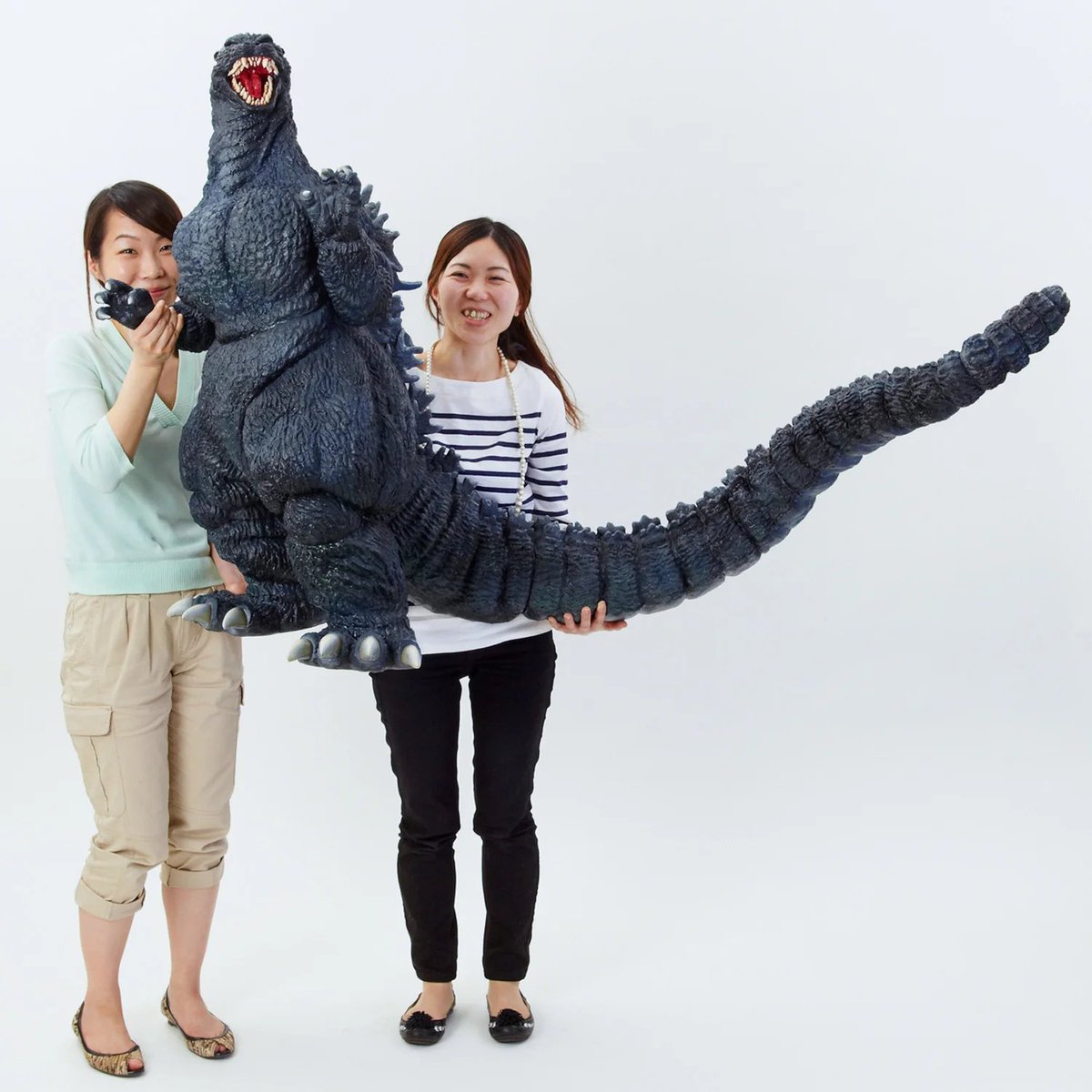 Wario64's tweet photo. NANKOKU FACTORY Godzilla (1989) 1/80 Soft Vinyl Kit Reprint Edition up for preorder at Godzilla store ($2,000) https://t.co/poOcNpQF2v

-Height: 100cm (3.28') https://t.co/pJ2GfTNLgc