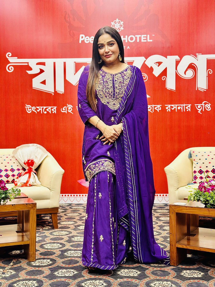 sayantani8's tweet photo. Peerless Hotel Kolkata pujor menu launch 💜
#durgapuja2024 #pujacoming #maashchen #pujovibes #pujospecial #food #bengalicuisine https://t.co/gRPLjFAXFo