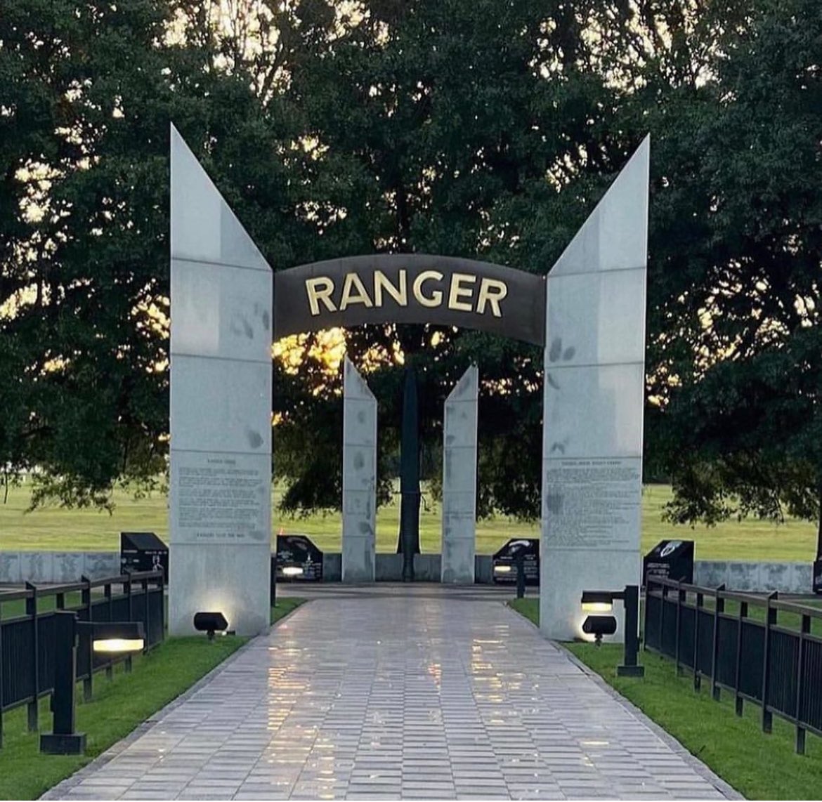 op_hawkeye's tweet photo. 10.3.1993 ~ SGT Dominick Pilla ๐บ๐ธ
#OpHawkeyeRemembers #DominickPilla #75thRangerRegiment <3> #BronzeStar #PurpleHeart #BattleofMogadishu #TaskForceRanger #OperationGothicSerpent #RLTW
๐ https://t.co/iwv3JN3hEy
๐ https://t.co/D6cEzOwtZQ
๐ https://t.co/QGX8ikv1de https://t.co/p9LnRtcKvs