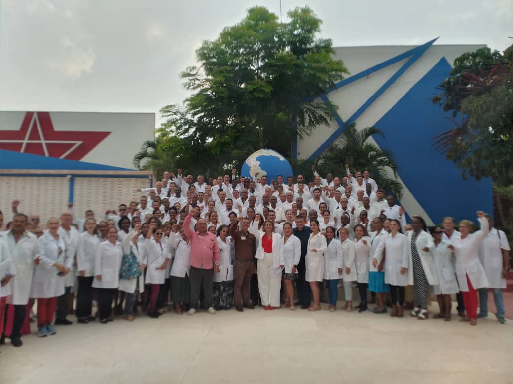 michael cabrera laza (@cabrera_laza) on Twitter photo En este #40AniversarioUCCM Hemos cumplido con el encargo que nos hiciera el <a href="/MINSAPCuba/">Ministerio de Salud Pública de Cuba</a> y el Gobierno Cubano de dar cumplimiento a cada uno de los compromisos internacionales contraídos, y la gestión del capital humano especializado.
#CubaCoopera En este #40AniversarioUCCM Hemos cumplido con el encargo que nos hiciera el <a href="/MINSAPCuba/">Ministerio de Salud Pública de Cuba</a> y el Gobierno Cubano de dar cumplimiento a cada uno de los compromisos internacionales contraídos, y la gestión del capital humano especializado.
#CubaCoopera