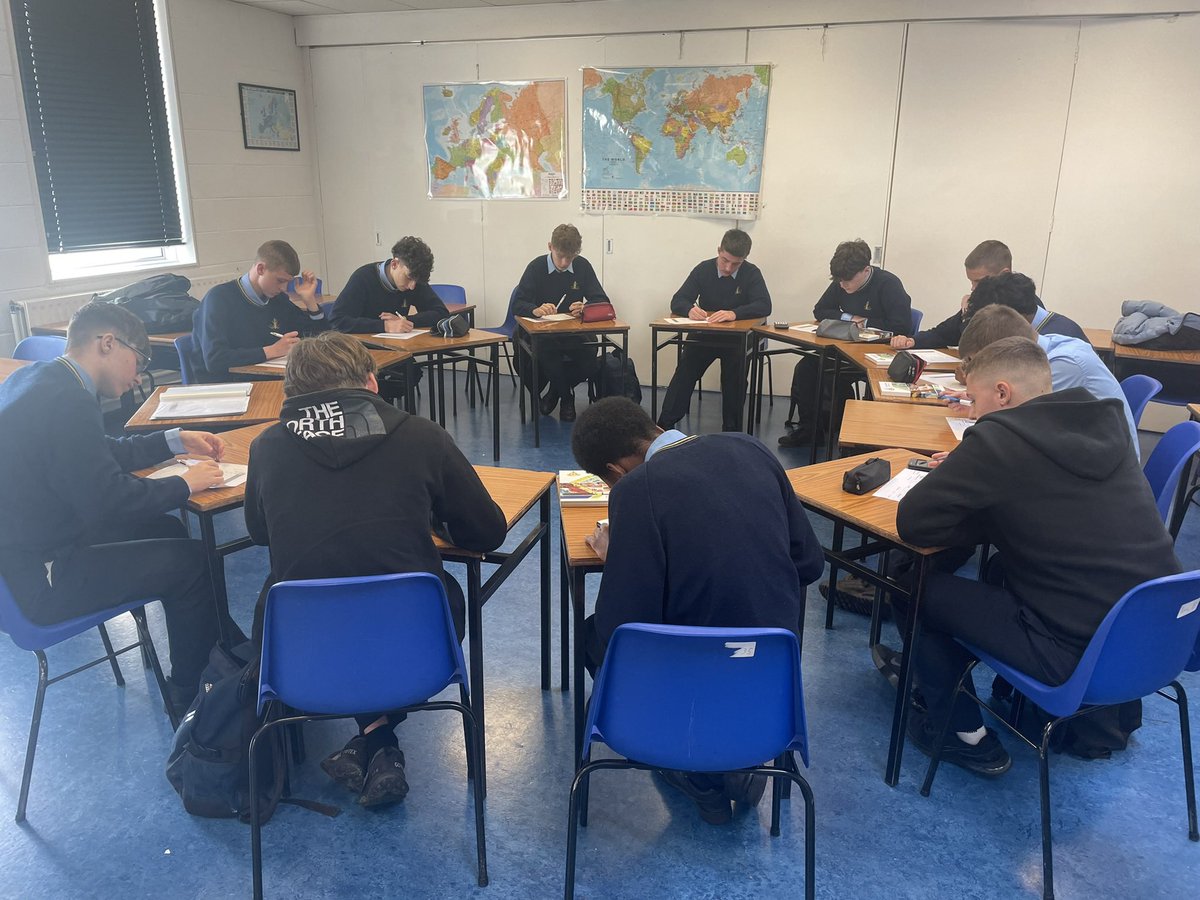 yvonnecors's tweet image. Great to get our @moylepark focus groups underway. We try to meet each leaving cert student in small groups three times throughout the year to discuss #goalsetting #habitforming #studytechniques