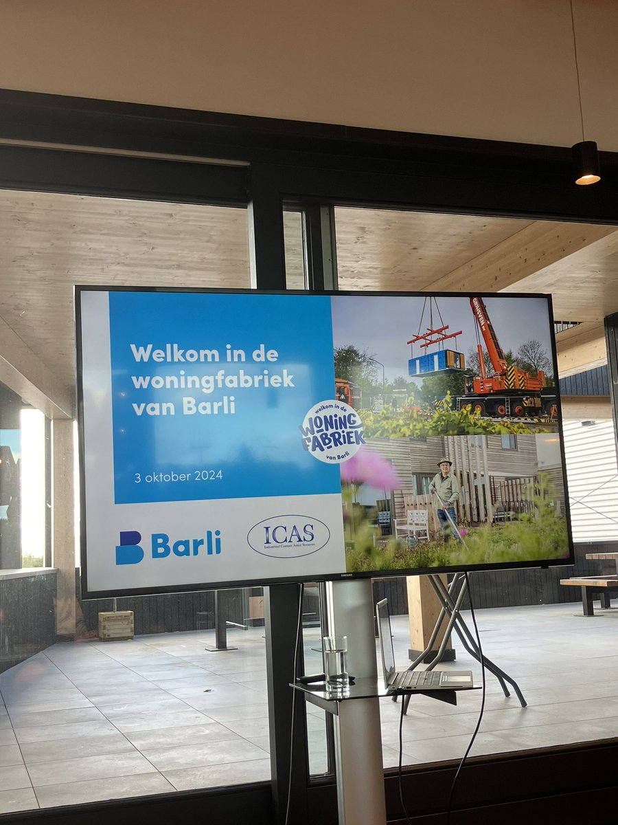 DiliaBlok's tweet photo. Met Industriële Contectgroep Asten Someren  op bezoek bij @Barli woonfabriek in Volkel. Meer, sneller, duurzamer… modulair prefab bouwen met hout https://t.co/Igfyhm80B0