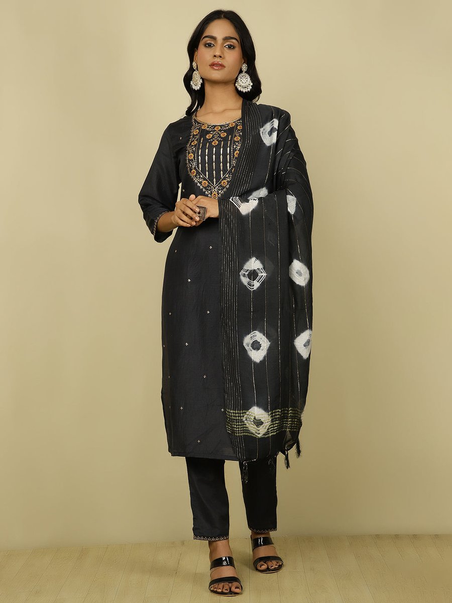 preetisaini00's tweet image. Timeless, elegant, and effortless! A kurta set for women is the perfect way to bring a touch of tradition to your everyday look. 🌼Explore Jaipur Kurti Brand for stunning designs that combine heritage with modern chic. #KurtaSet #JaipurKurti #StyleWithEase
jaipurkurti.com