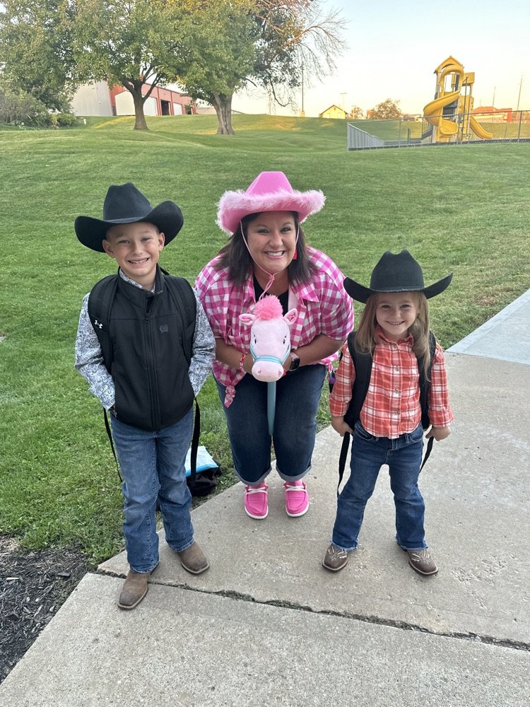 MECC2022's tweet photo. Check out our cowgirls and cowboys as they celebrate Homecoming this week! https://t.co/TMNpzsupe6