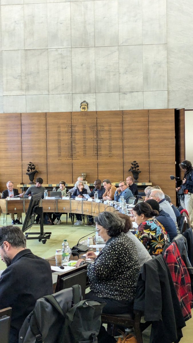 EchelleInconnue's tweet photo. Les habitants de Moïse étaient au Conseil Municipal de #rouen
Avec SORESFOM, nous nous félicitons du #report de l'« autorisation de #démolir le #FoyerMoïse ». 
Mais pourquoi en sommes-nous là aujourd'hui ? ⬇️ https://t.co/NKjVZ3nEKQ
