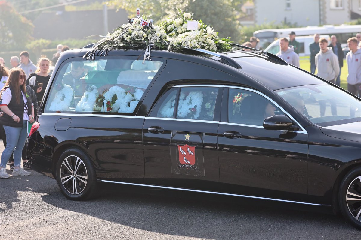 🖤🤍 A fitting send off.