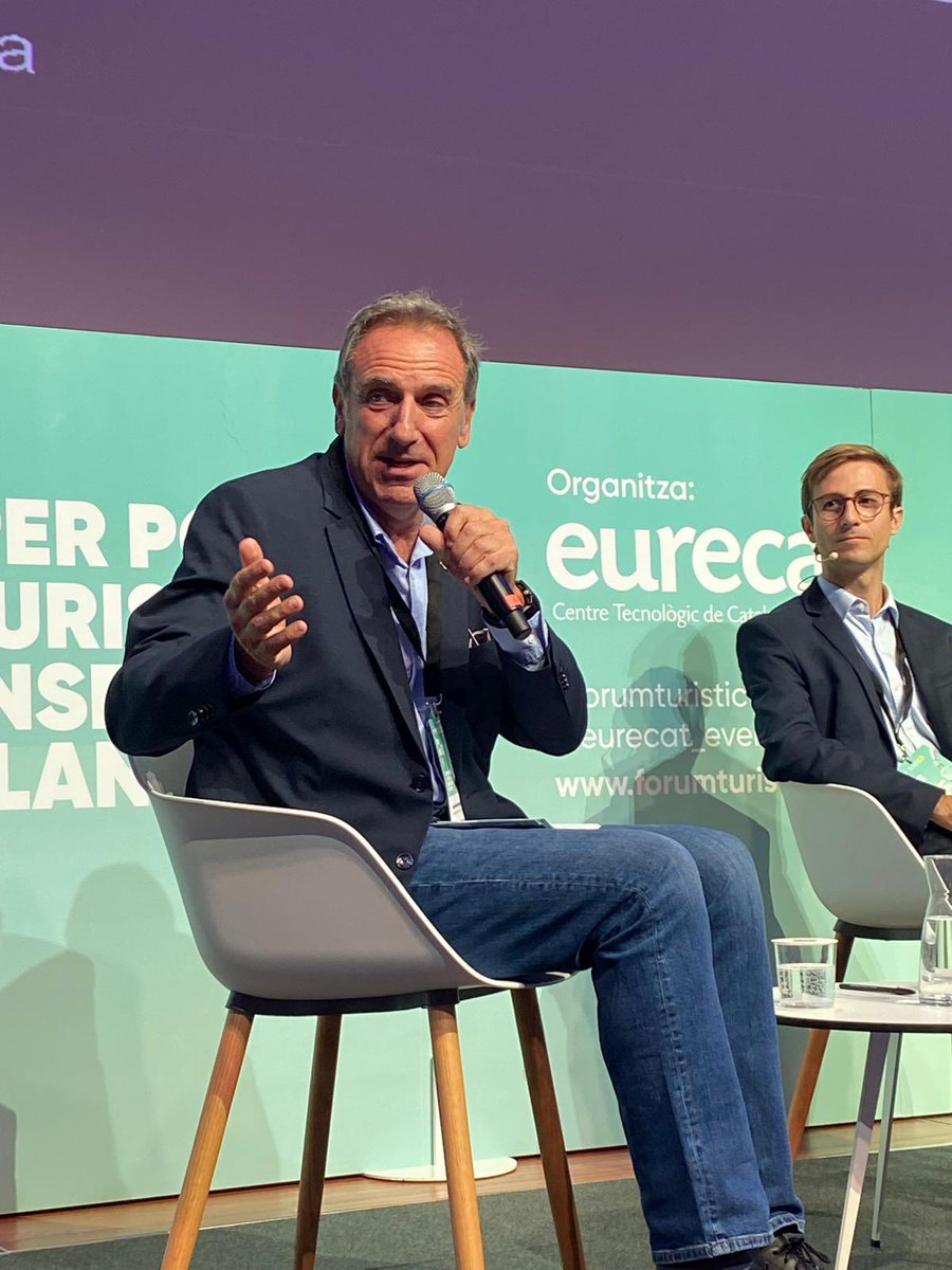 turismecat's tweet photo. 👥El sub. dir. de Desenvolupament Turístic Territorial @xfontu modera la taula rodona sobre sostenibilitat en el sector turístic 
♻️Des de @turismecat impulsem ajudes amb l’objectiu de facilitar la transició dels establiments turístics envers un model més eficient i sostenible https://t.co/6mSQ9QheqX