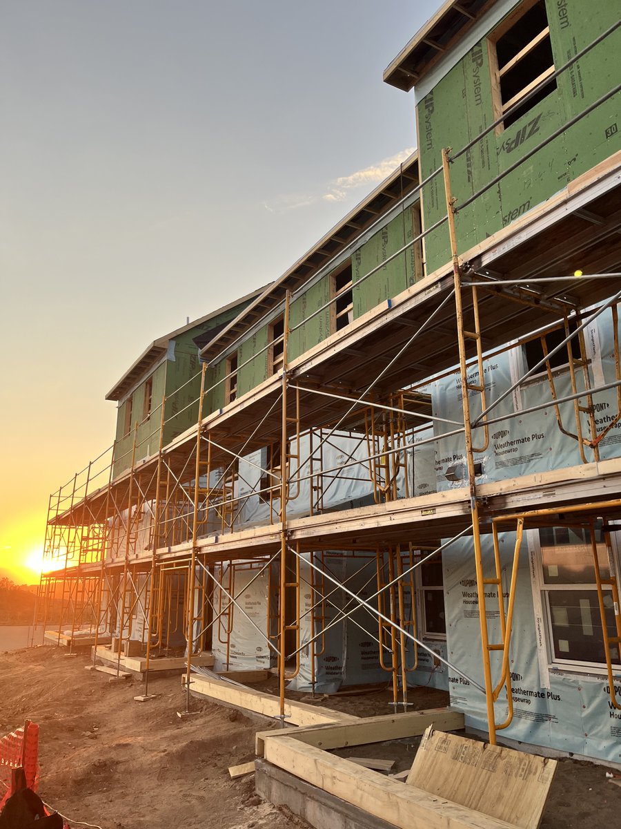 Habitat_org's tweet image. It is a beautiful morning at the 2024 #CarterWorkProject build site in St. Paul, Minnesota! 
Today, volunteers, homeowners and partners will continue to work on the first 30 homes in The Heights development that will eventually feature 147 all-electric @tchabitat homes.