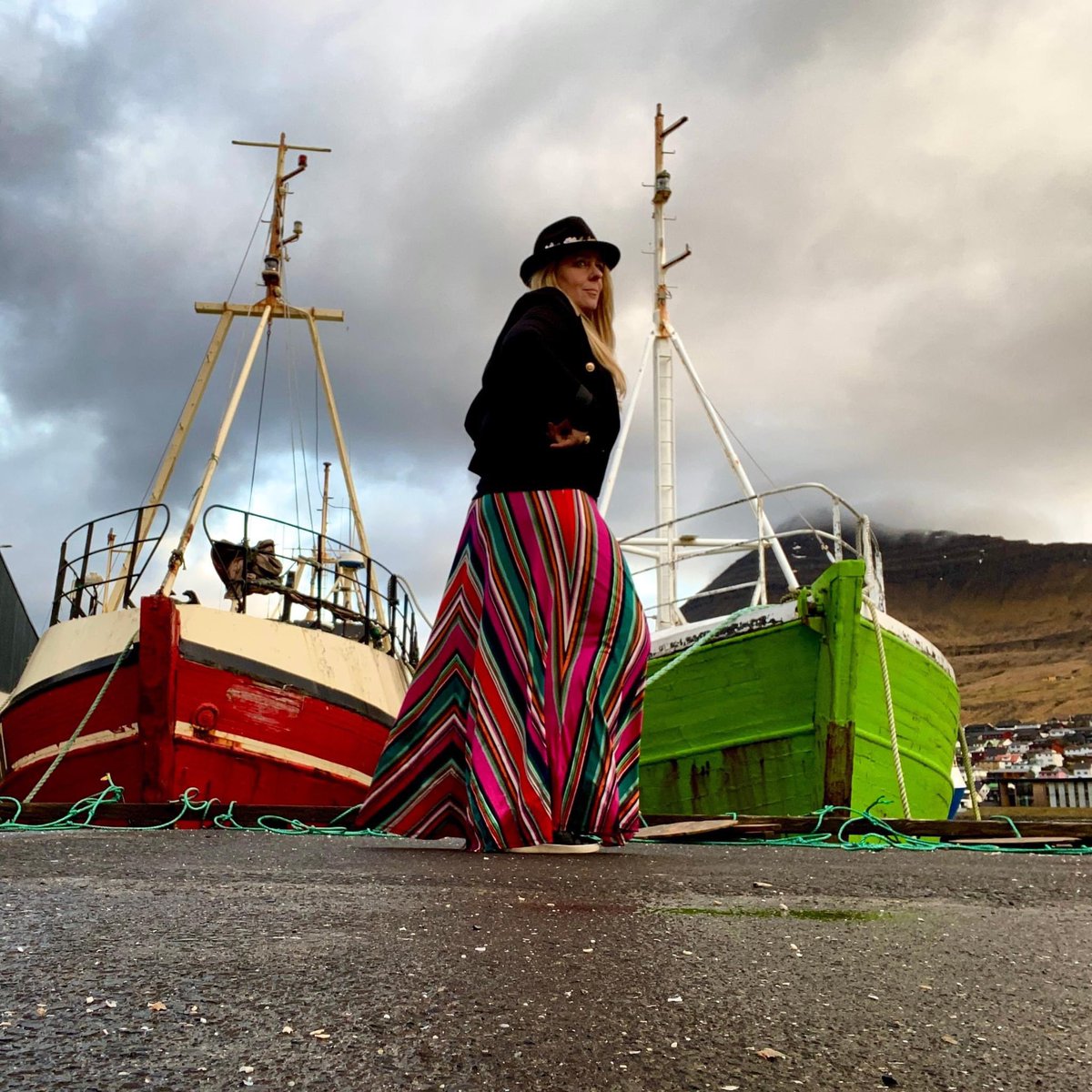 Tomorrow! Oct 4 my Faroese song "Dugir Tú At Tosa Føroyskt" (Do You Speak Faroese) will be out. 
It premiere's on Faroese National Radio's morning program where I've been invited to have a little chat. Can't wait to share it with ya!