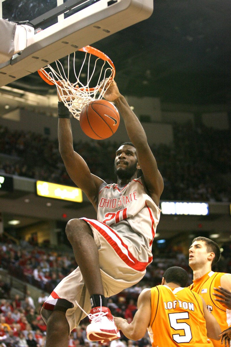 OhioStAthletics's tweet photo. One of the most recognizable figures both on and off the court, Greg Oden (Men's Basketball) 🏀 was one of the country's most dominant players during the 2006-07 season🔥 He was named the National Defensive Player of the Year and helped lead the Buckeyes to a national championship game appearance👏 

#GoBucks | @OhioStateHoops | https://t.co/RxFJDtYP3N