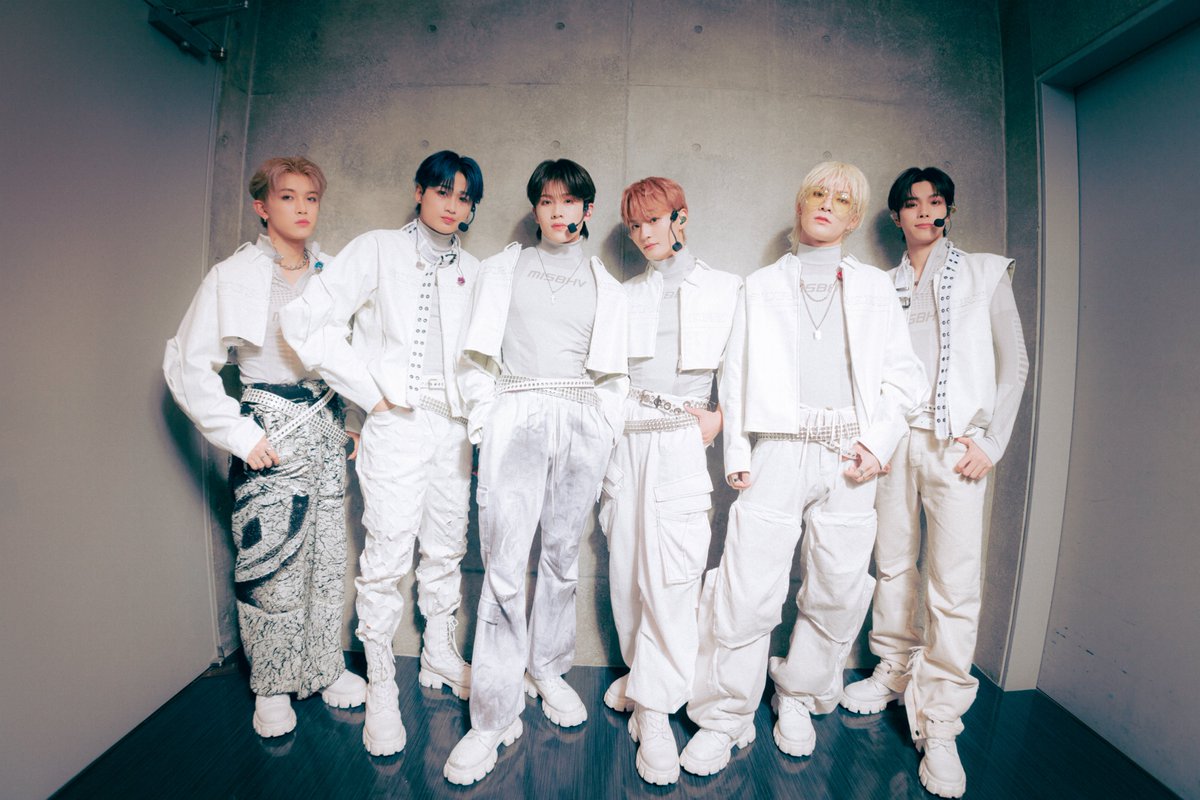 official_DXTEEN's tweet photo. [📸] 241003

𝟮𝟬𝟮𝟰 𝗗𝗫𝗧𝗘𝗘𝗡 𝟭𝗦𝗧 𝗢𝗡𝗘 𝗠𝗔𝗡 𝗟𝗜𝗩𝗘 𝗧𝗢𝗨𝗥
𝗘𝗡𝗖𝗢𝗥𝗘 𝗦𝗛𝗢𝗪 -𝗧𝗛𝗘 𝗤𝗨𝗘𝗦𝗧 ▶▶ 𝗥𝗘𝗣𝗟𝗔𝗬-
in LINE CUBE SHIBUYA🎮

アンコールショー東京公演！
会場にお越しいただいたNICOのみなさん
ありがとうございました！☺︎

#DXTEEN #DXTN
#DXTEEN_THE_QUEST_REPLAY