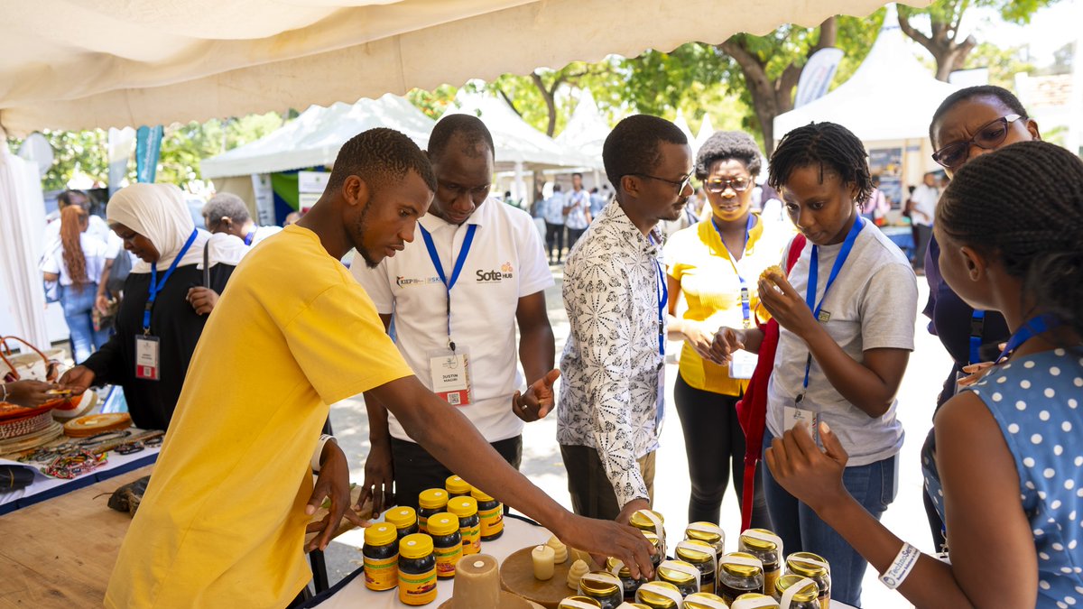 BlueSummit_Ke's tweet photo. Feast your eyes 👀
We have at the summit exhibitions that celebrate and explore the vast blue.
As you walk through, engage, learn and get wowed at the sight of the innovations at #Blueeconomysummit2024
#Sotehub #Bluesummit https://t.co/xuzxY0zHQK