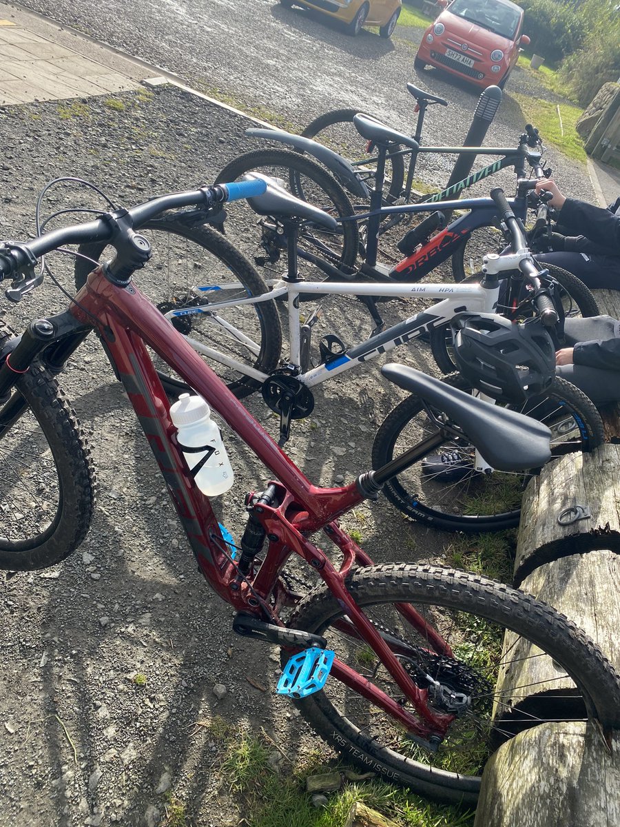 missmcginty5's tweet photo. Earlier this week some of our senior pupils were out banking hours for their @DofE and continuing to work towards wider achievement awards! @IWBSFalkirk #IWBSOutdoors #learningwithoutwalls #thriveoutdoors #iwbsRRS https://t.co/t02snfZsxS