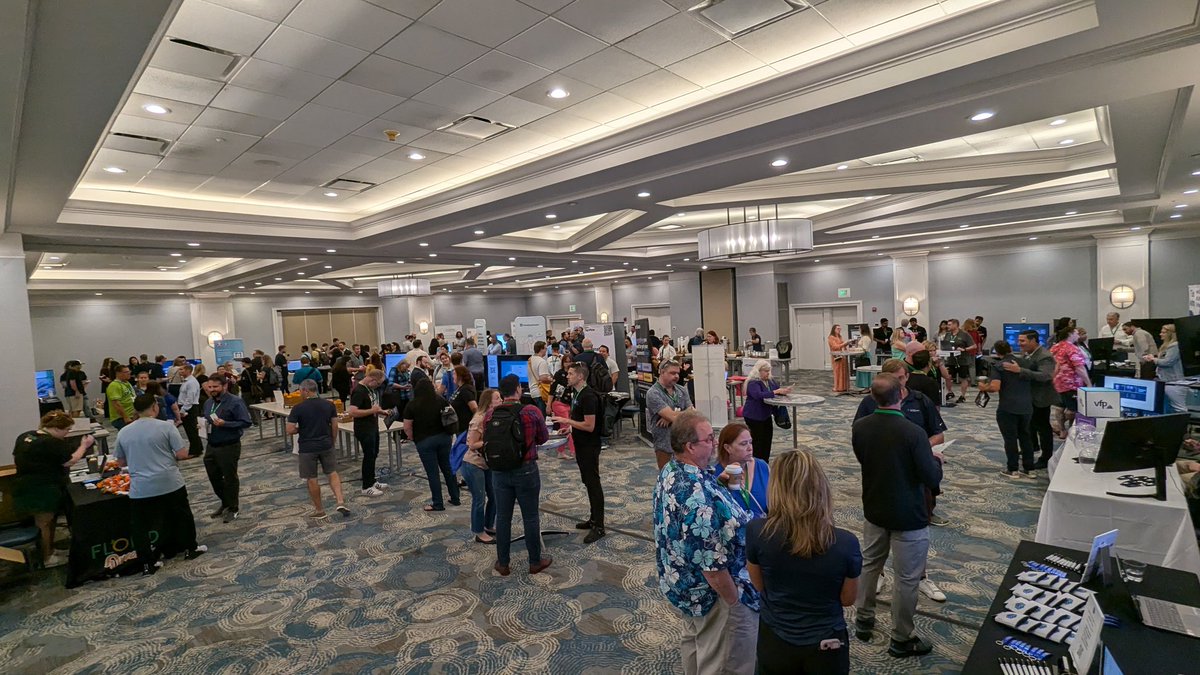 So many incredible #Salesforce ISVs and SIs in the Expo Hall! The vibes are immaculate 😎 #FLD24