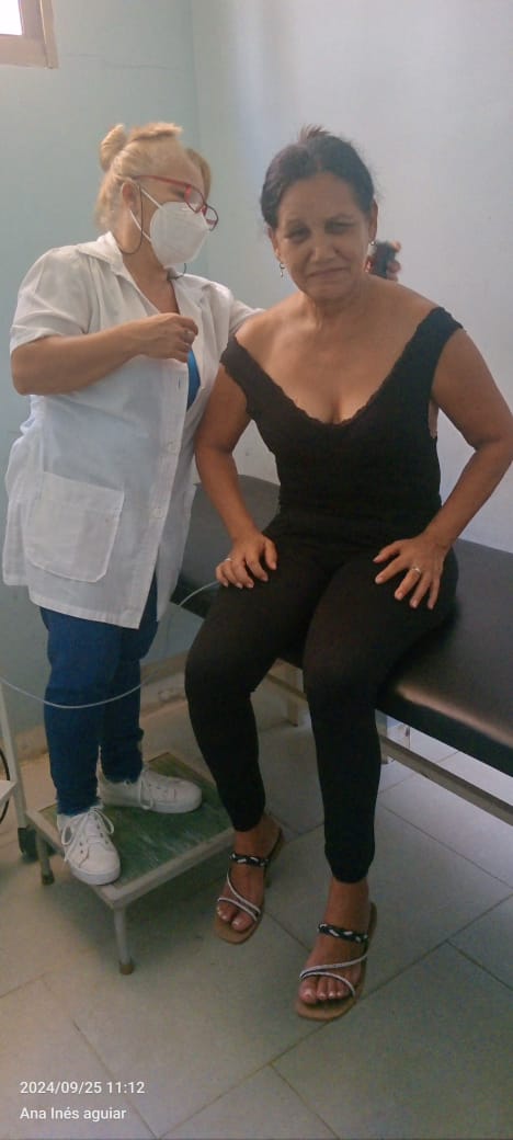 EspartaNue31703's tweet photo. Cada colaborador desde su puesto de trabajo da lo mejor de sí para salvaguardar la salud del pueblo venezolano inspirados en el legado de Fidel. #40AniversarioUCCM #CubaCoopera #TumbaElBloqueo @Nerys586675 @CDIHugoChavez @CATDavidGuends1 @jlfernandezc88 @SagarraThaydis https://t.co/YspMVInBFt